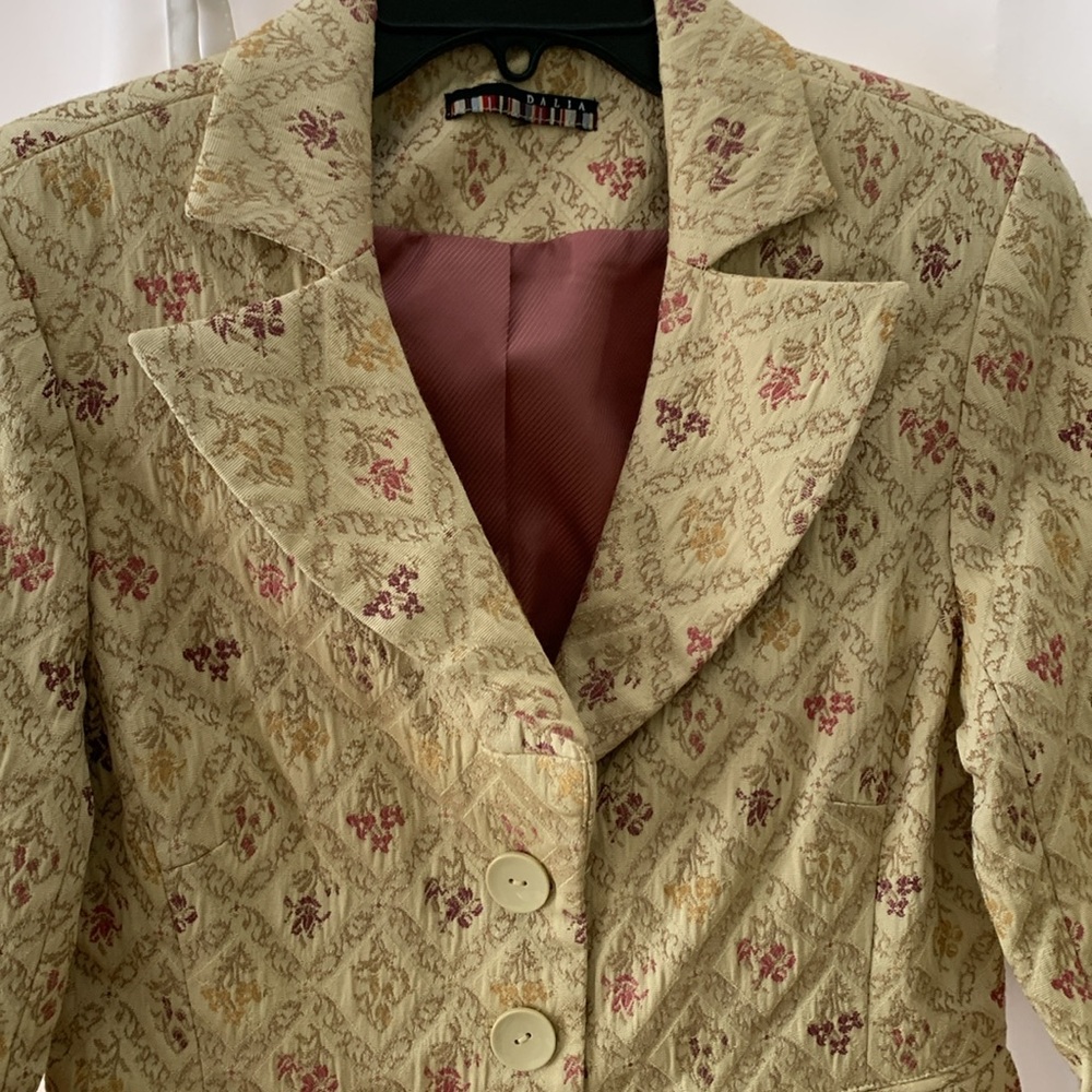 Dalia Brocade Coat Lined - Picture 2 of 11
